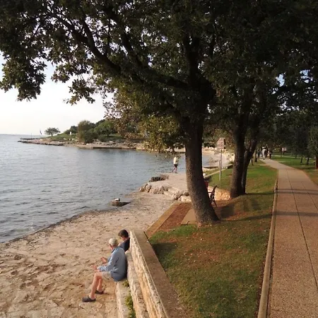 Mit Pool Und Garten In Tatil Evi Poreč